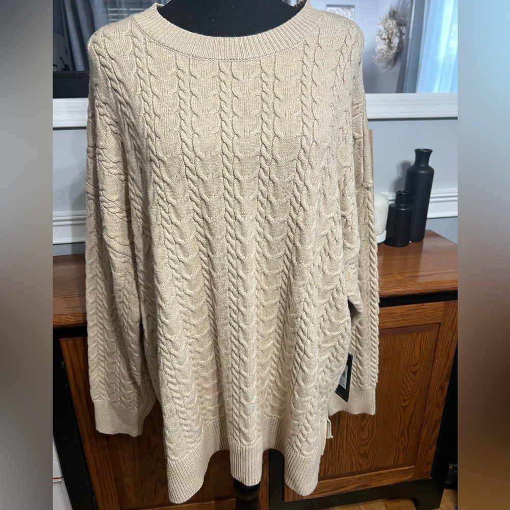 Cyrus Women’s Cable Knit Tan Sweater NWT